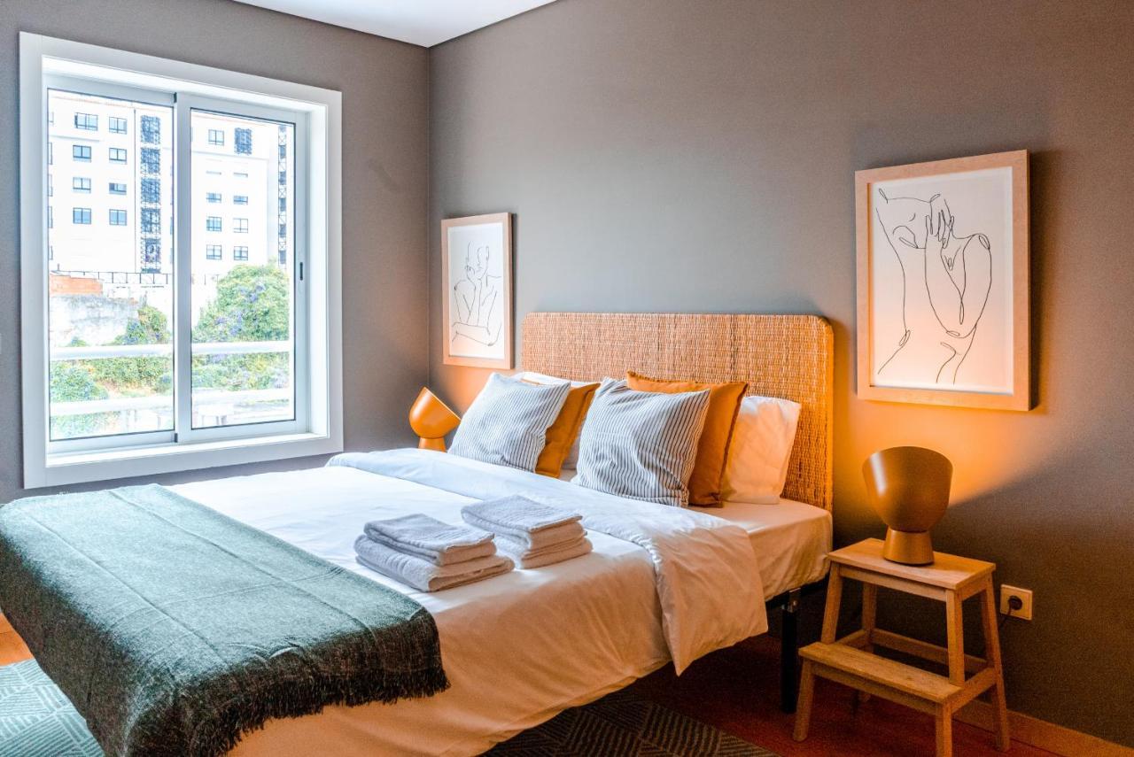 Sunny Studio In The Heart Of Lapa - 5Min Walk To Metro! Porto Zewnętrze zdjęcie