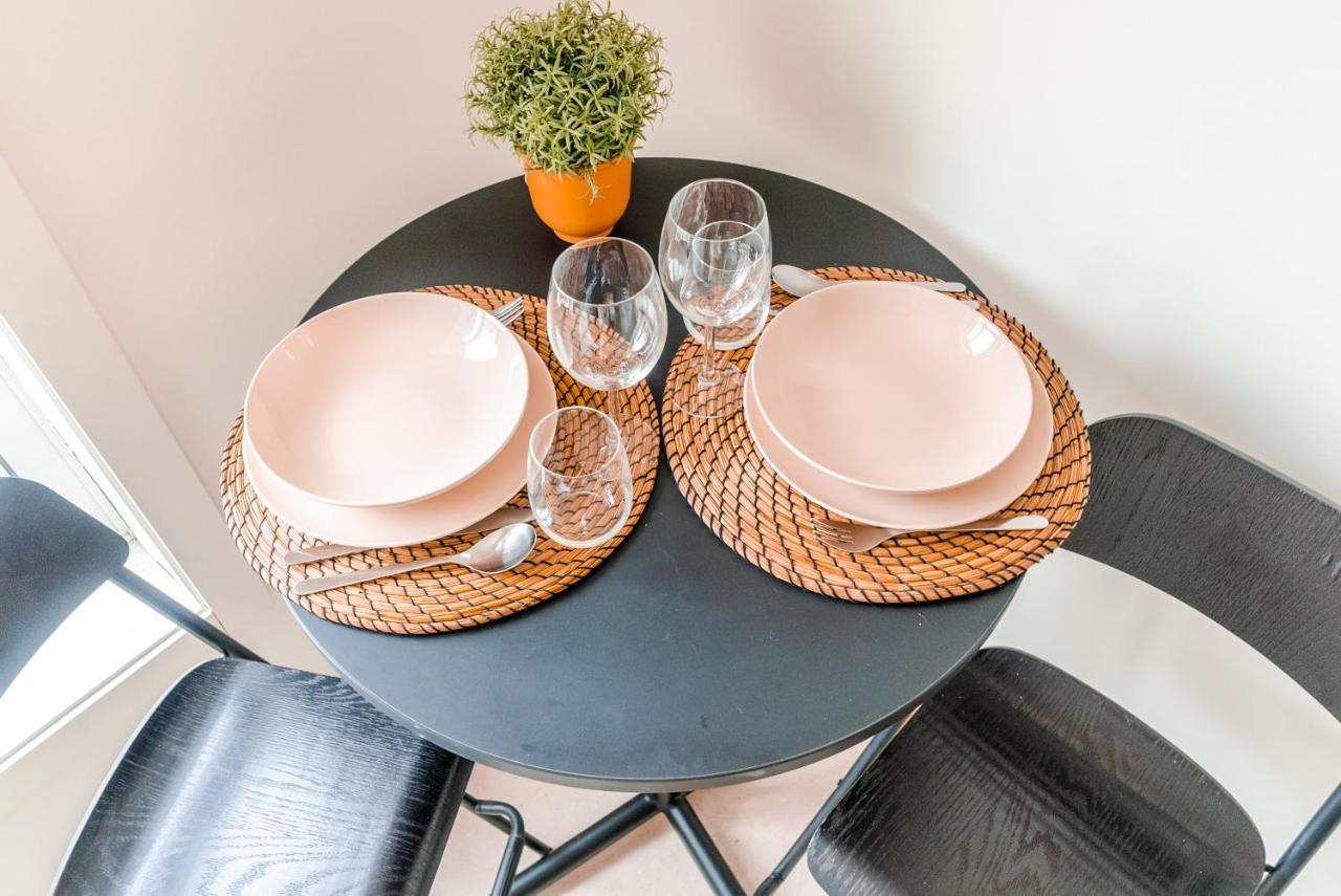 Sunny Studio In The Heart Of Lapa - 5Min Walk To Metro! Porto Zewnętrze zdjęcie